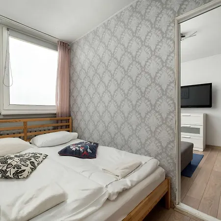 Functional With A View Of The In A Quiet Area Of By Renters Apartament Wrocław