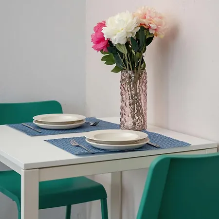 Functional With A View Of The In A Quiet Area Of By Renters * Breslavia
